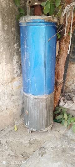 Gas high quality Geyser 36liter in very good condition for sale 0