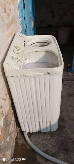 Haier company two in one washing machine. It is very in good condition