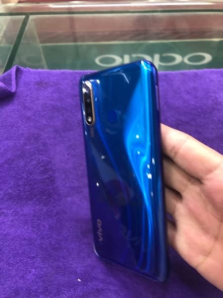 vivo y19  important phone 4