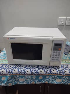 Microwaves Oven Dowlance Excellent Condition