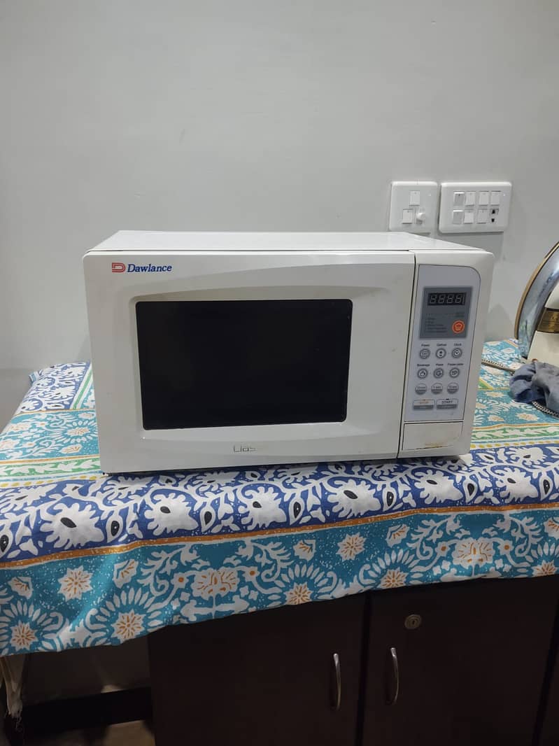 Microwaves Oven Dowlance Excellent Condition 6