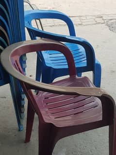 Second hand plastic chairs for online sale