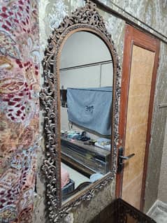 metal dressing table with antique color