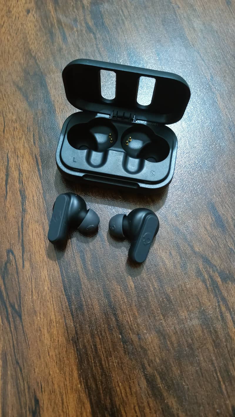 US IMPORTED Branded Skullcandy mini and mighty Earbuds 3