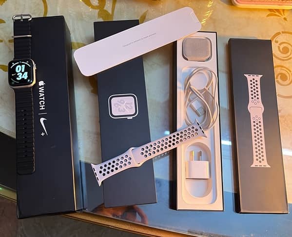 Apple watch series 4 sale nike box