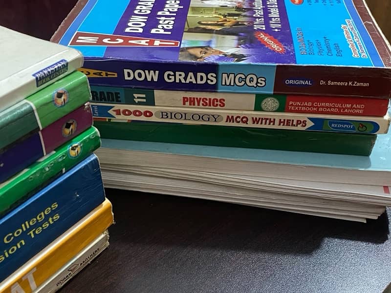PAC OF 14 MDCAT BOOKS AND PRACTICE MATERIAL 1