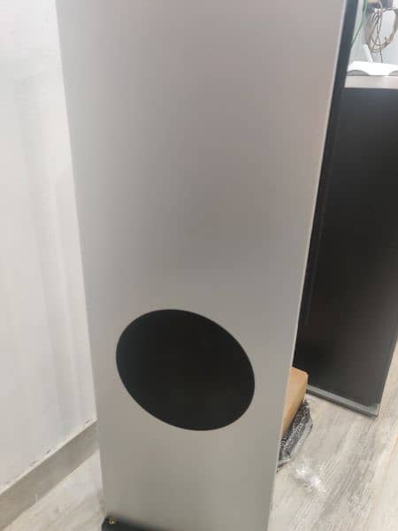 Canton karat 707 dc Floorstanding Speakers 1