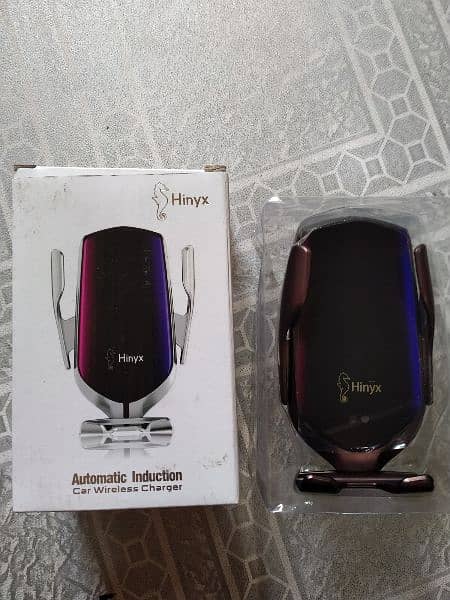 New Car Wireless Mobile Charger 2