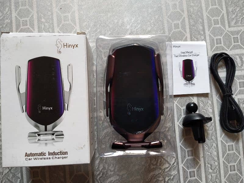 New Car Wireless Mobile Charger 3