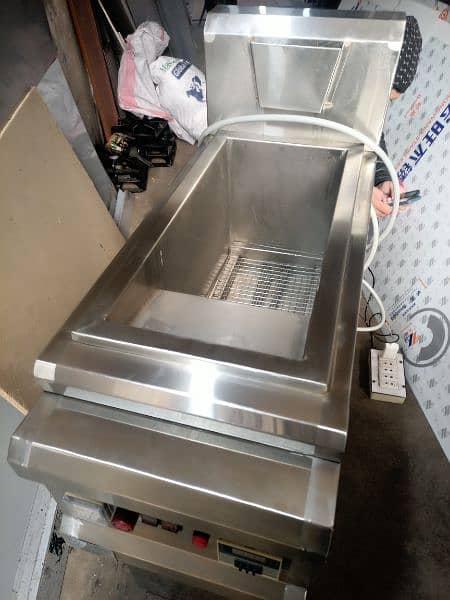 electric deep fryer 16 litre Restaurant Equipments Set up/Kitchen 15