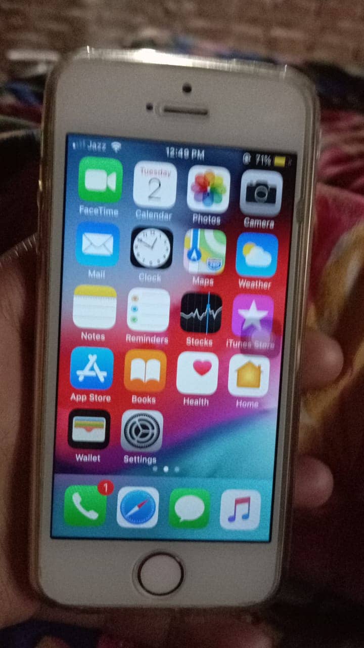 iPhone 5s || Golden  || 9/10 Condition || 3