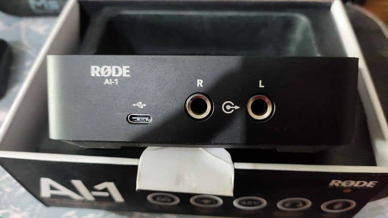 Rode AI-1 Professional Studio Audio Interface 3