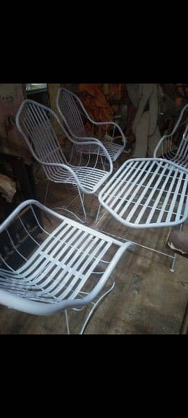 brand new 4 lawn chairs with table 2
