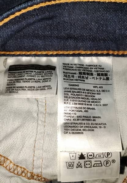 Levi’s Original Jeans, Imported. One time worn. W:30 L:40 4