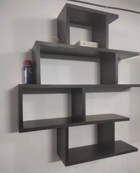 wall rack size 2.5 by 2.5 3 month use 2