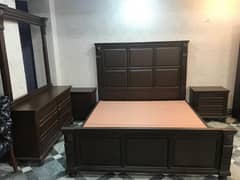 Bed Set in solid wood (Chinioti)
