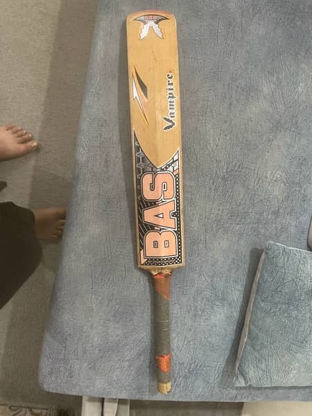 BAs vampire English willow bat only grip issue 0
