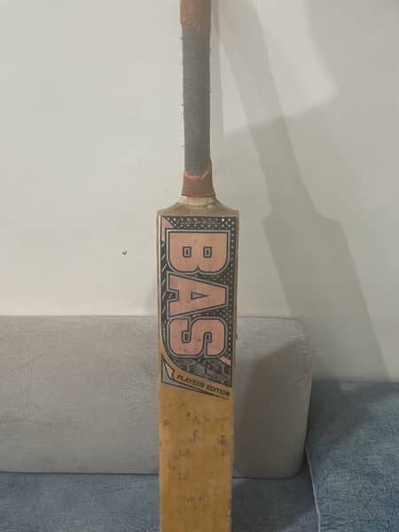BAs vampire English willow bat only grip issue 1