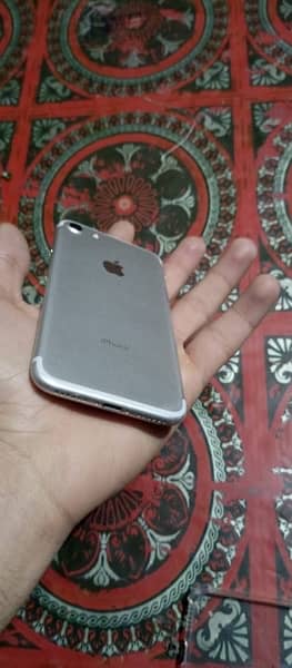 i phone 7 Bypass 128gb White colour 1