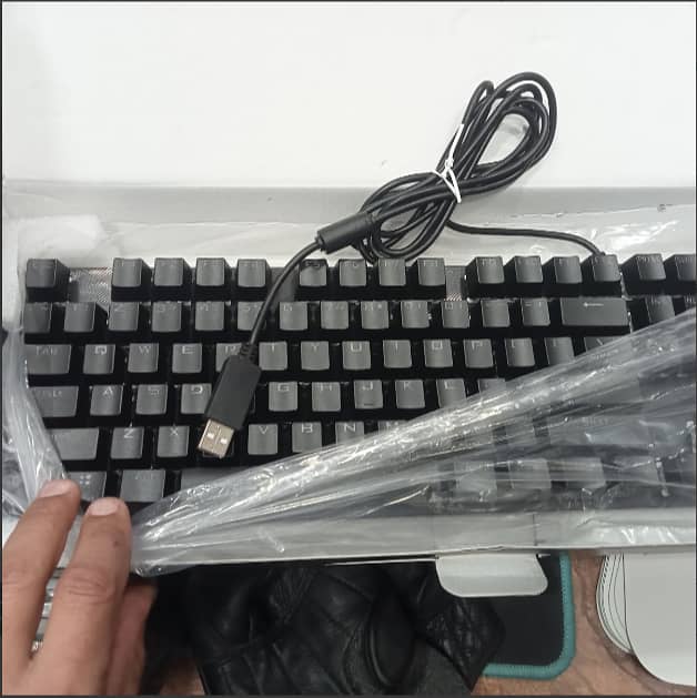 Full Mechanical Brand New Lightning and Gaming Keyboard with Box. 5