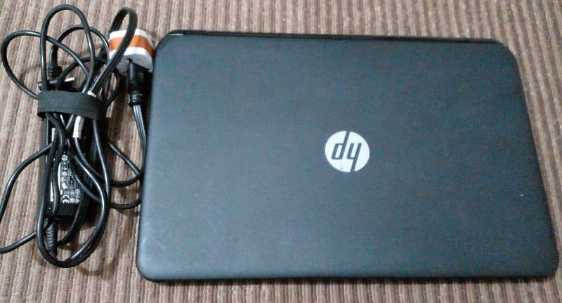 Laptop HP. Model -15R013CA. 5
