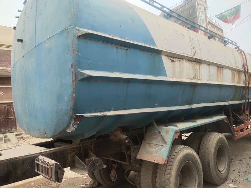 Water tanker cb14 with tank for sale Urgent need money. 3