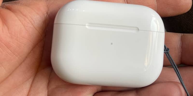 AirPods Pro (2nd generation) 10/10 condition 1 month use 3