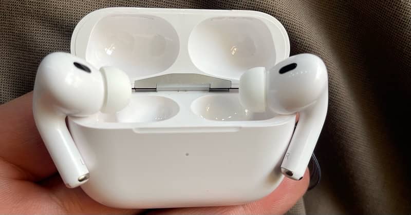 AirPods Pro (2nd generation) 10/10 condition 1 month use 5