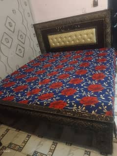king bed with mattress