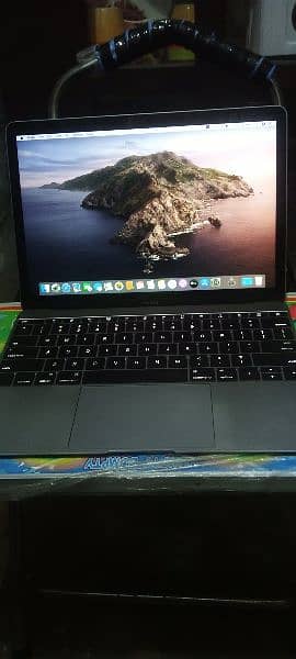 Macbook M3 1