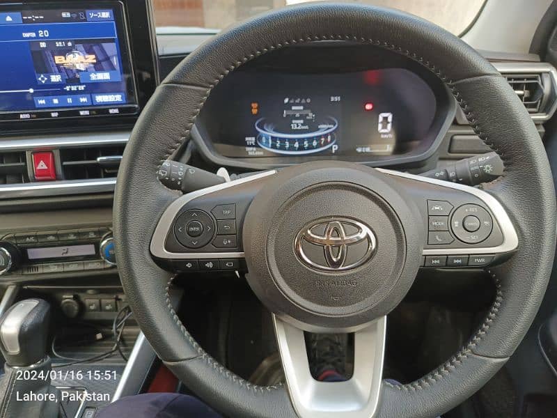 Toyota raize z grade full option 7