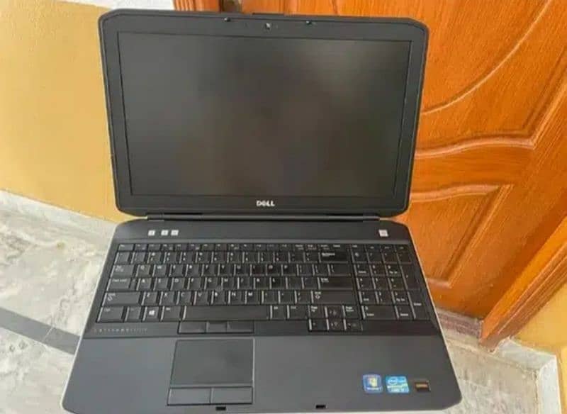Dell Laptop Latitude E5530 0
