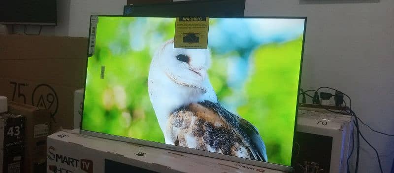 Offer 60" inch Android Samsung Smart Led tv best quality picture 2