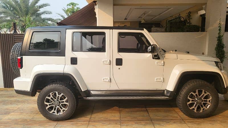 BJ40 BAIC Jeep nearly new for sale 4