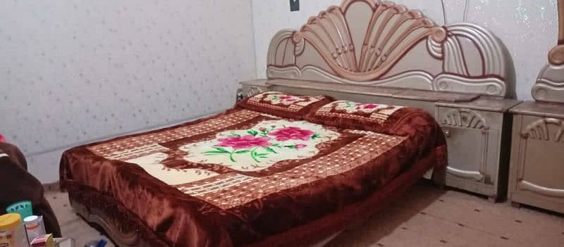 Deco paint dubel bed with fome & dresing table for sale bed 4