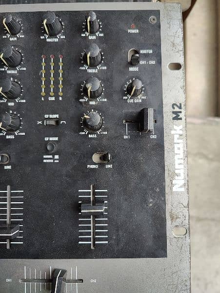 DJ Mixer (NUMARK 2) 2