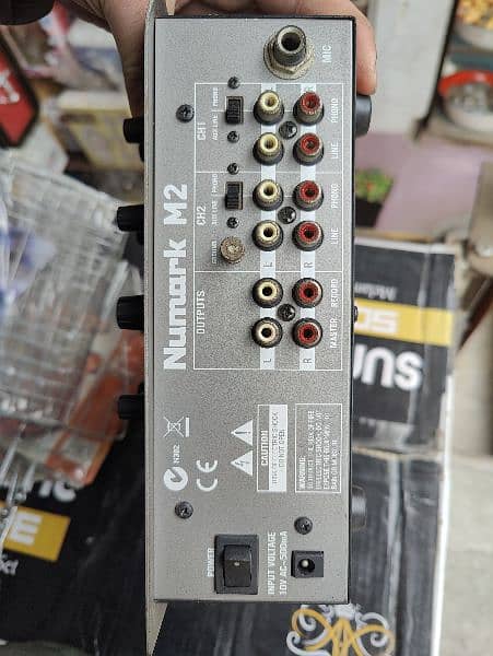 DJ Mixer (NUMARK 2) 4