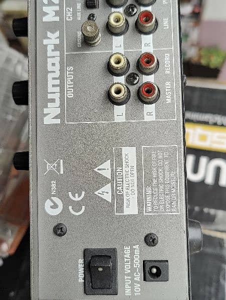 DJ Mixer (NUMARK 2) 6