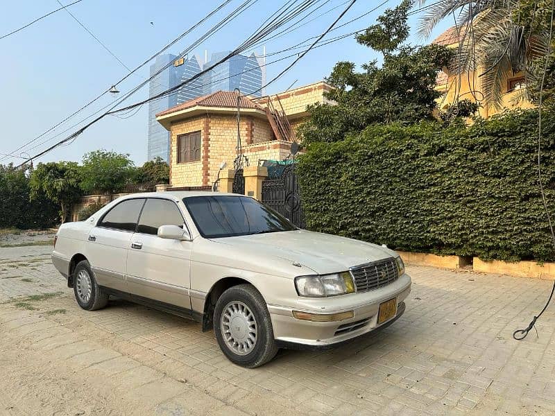 TOYOTA CROWN 2.5CC 1995/2012 (MUST be sold on 1st nearest offer) 0