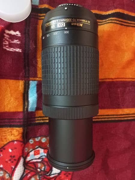 nikon nikkor orignal lens for sale vr 70_ 300mm 2
