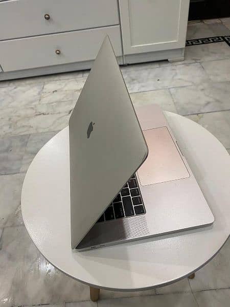 Apple MacBook pro 2019 2