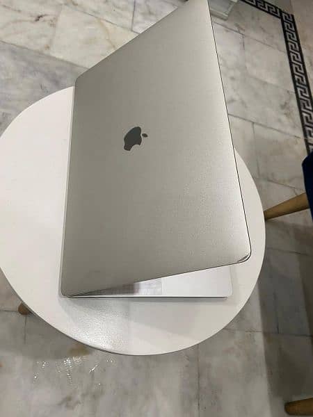 Apple MacBook pro 2019 4