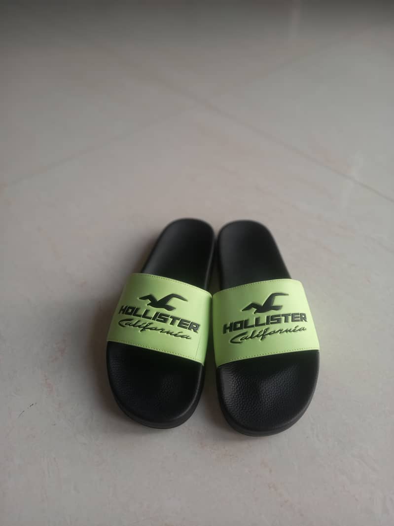 Hollister best sale slippers mens