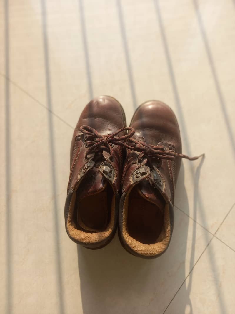 Brown leather Vintage Dr Martins shoes 2