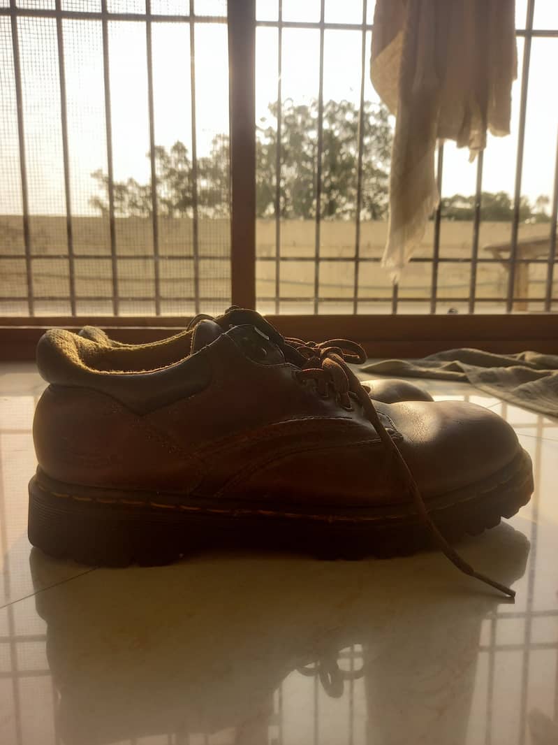 Brown leather Vintage Dr Martins shoes 7