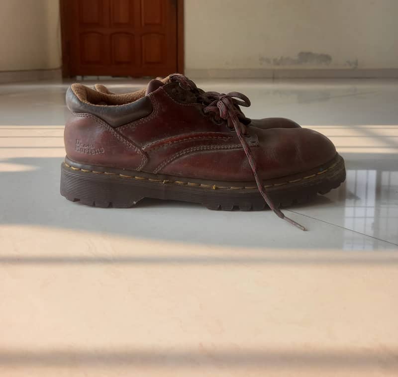Brown leather Vintage Dr Martins shoes 8
