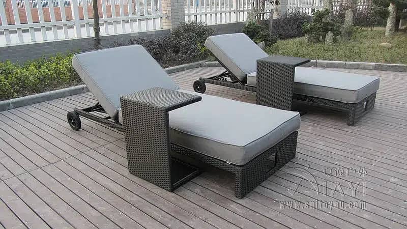 Outdoor Sidepole Umbrella and Pool side Loungers, Resting Relax Chairs 6