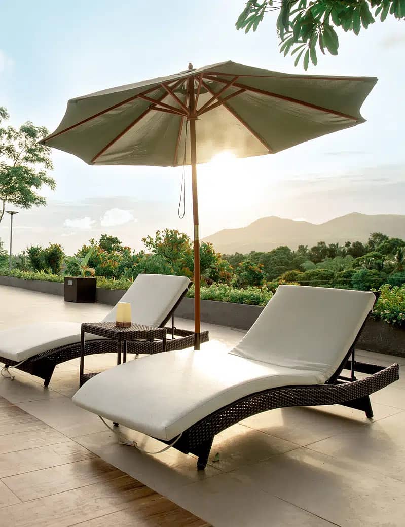 Outdoor Sidepole Umbrella and Pool side Loungers, Resting Relax Chairs 7