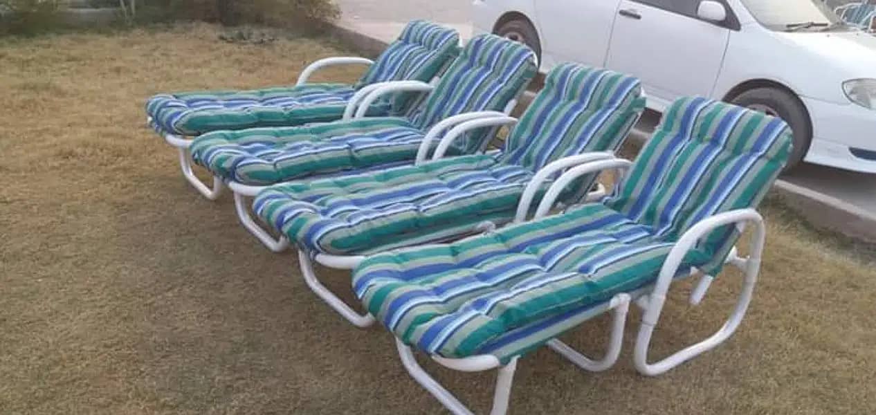 Outdoor Sidepole Umbrella and Pool side Loungers, Resting Relax Chairs 15