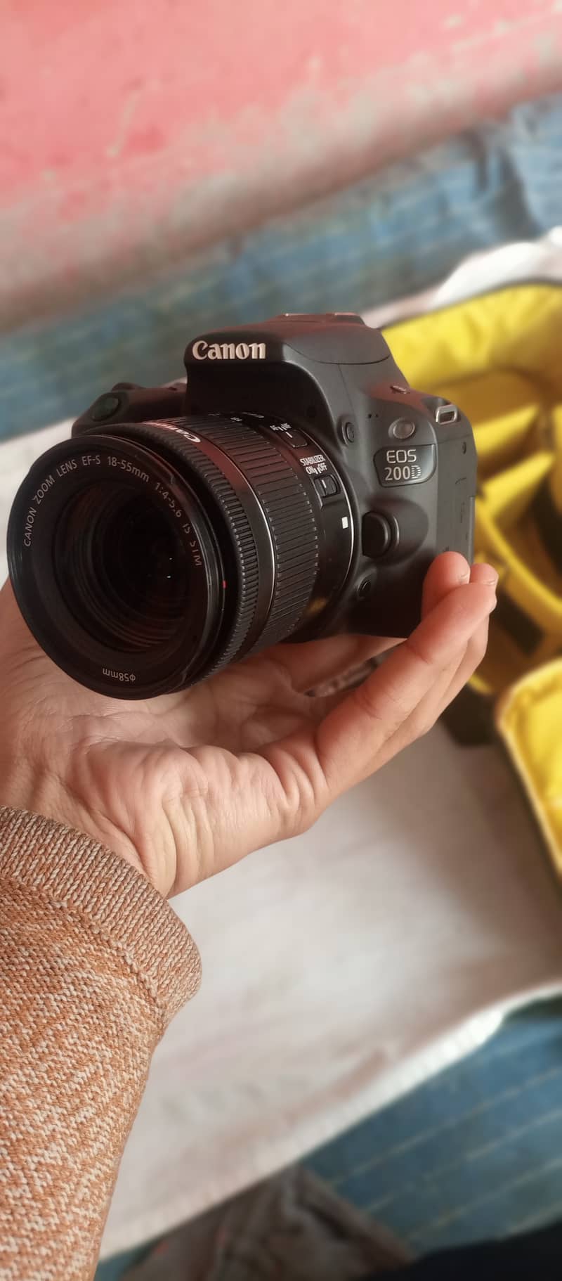 Canon 200d DSLR with 18-55 STM lens 4